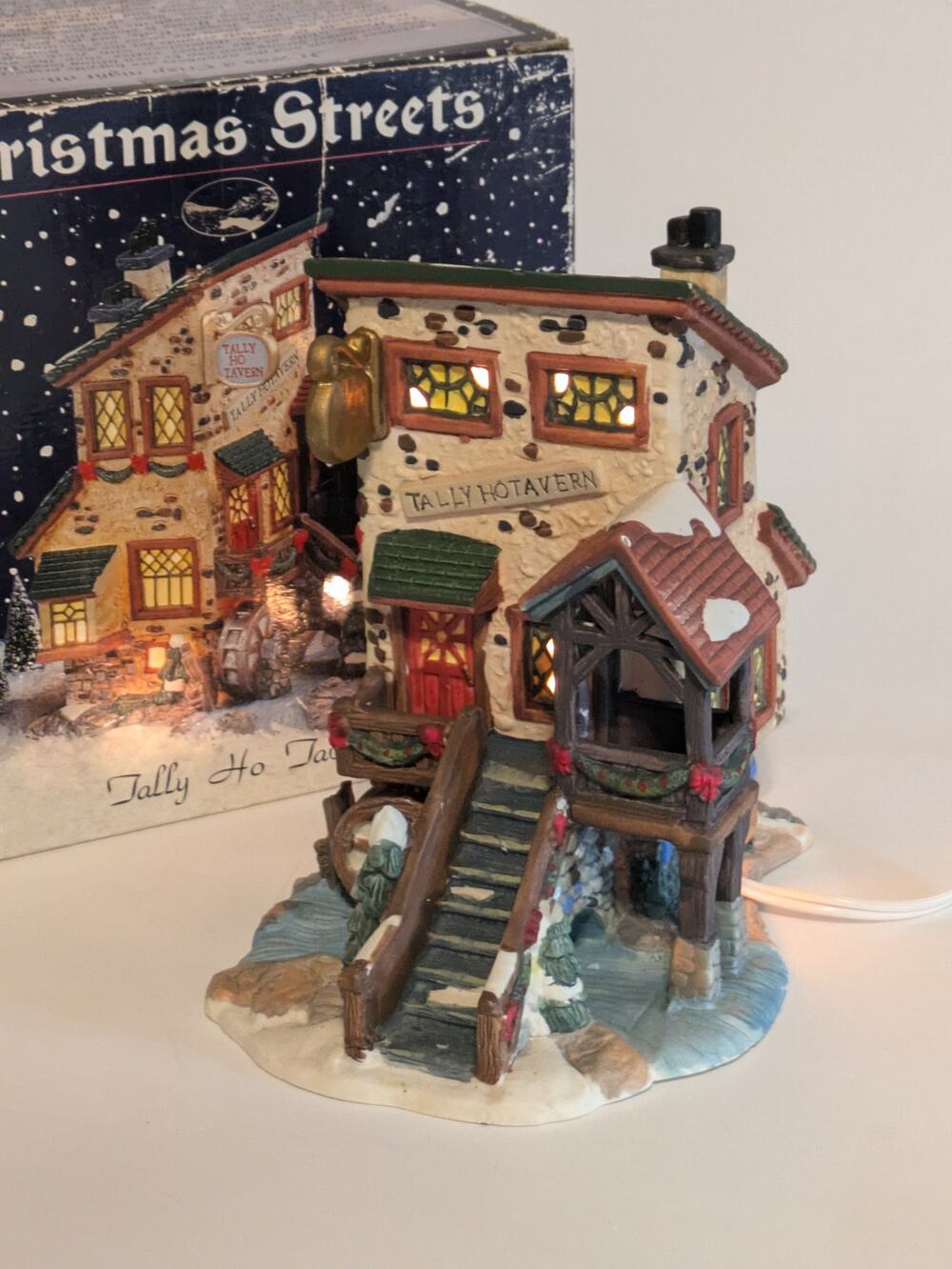 Christmas Streets Village Tally Ho Tavern Lighted Holiday Building Piece 1999
